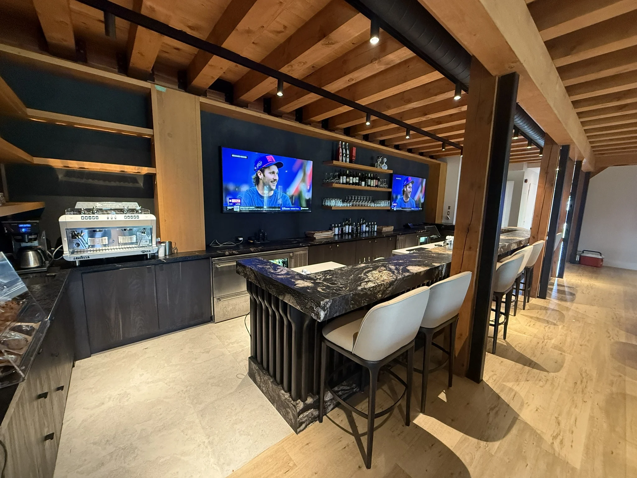 2E8CDD34 9822 427E 8371 F5FD8DE75386 1 102 O