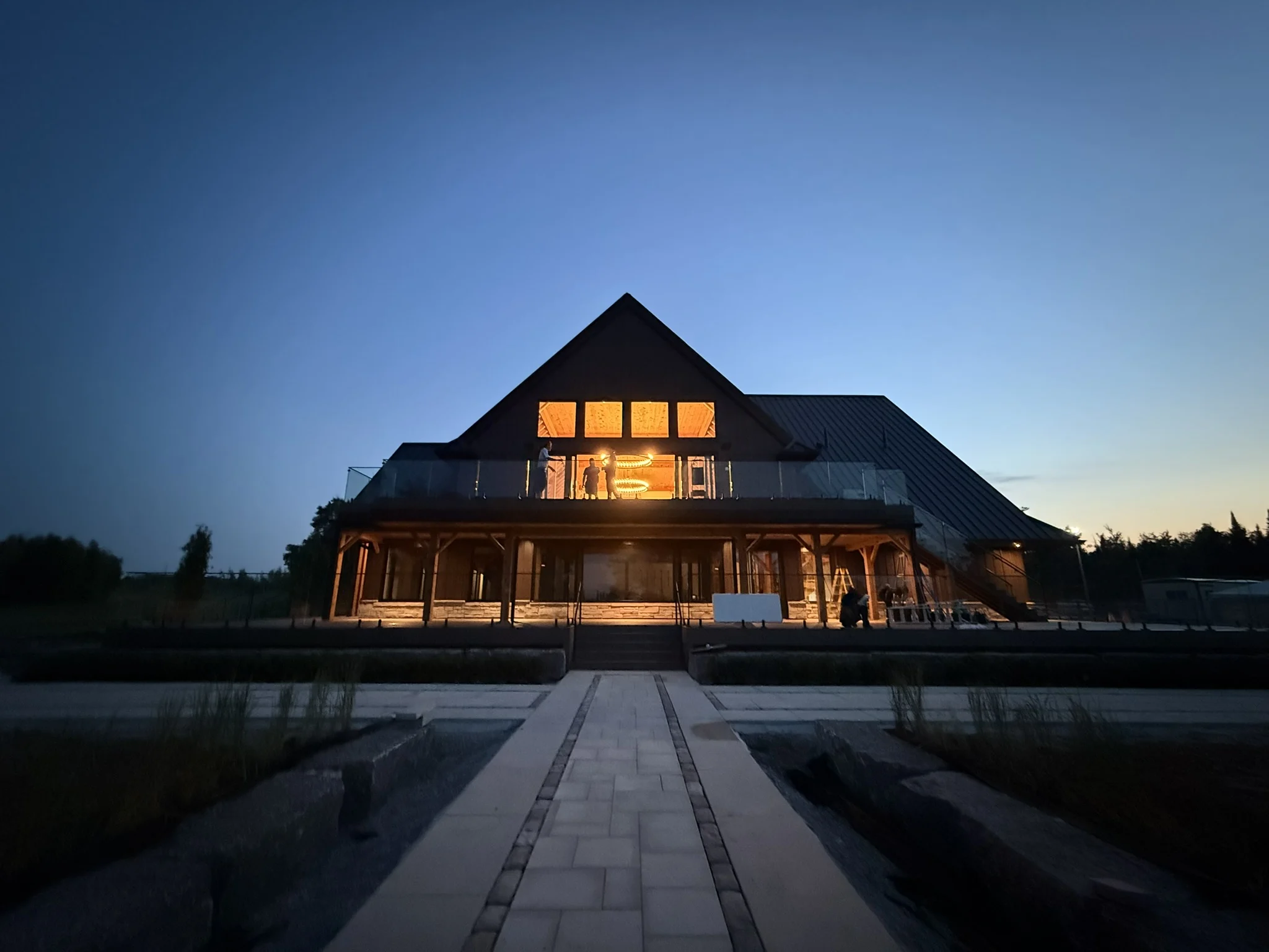 8D65CF19 4181 498F B31D 36722FC00851 1 102 O